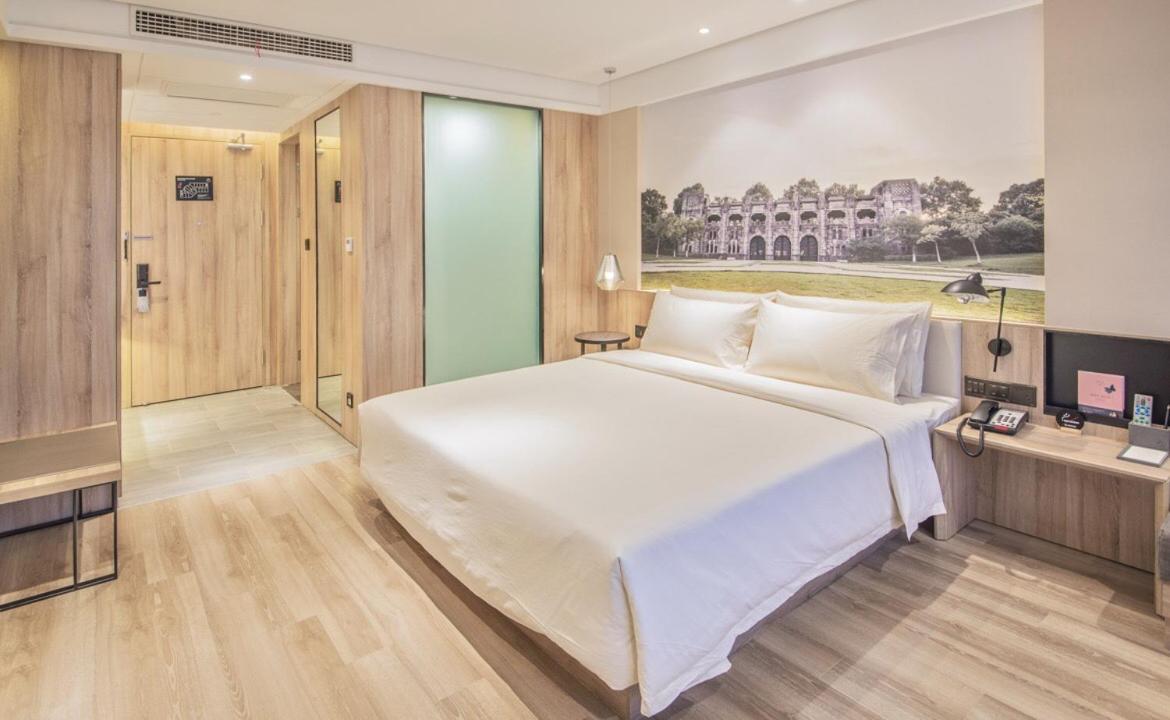 Atour Hotel Nanjing Sun Yat-Sen Mausoleum Scenic Area Alfalfa Garden Subway Station Exterior photo